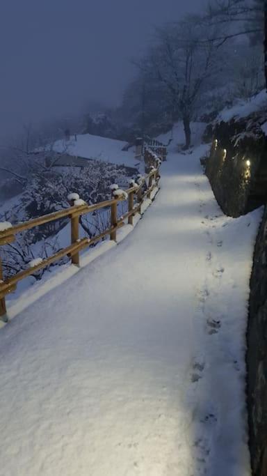 Casa Le Vignole - Aosta Villa ภายนอก รูปภาพ